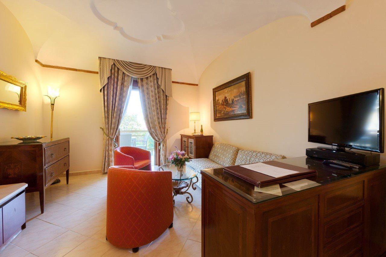 Grand Terme Di Augusto